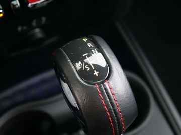 Car image 33