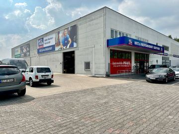 Car image 25