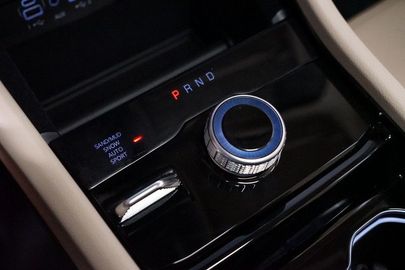 Car image 30