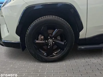 Car image 28
