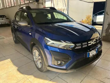 Car image 2