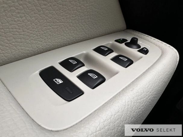 Volvo XC60 AWD 145 kW image number 12