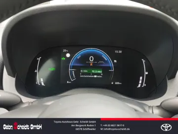 Car image 20