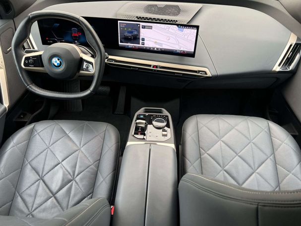 BMW iX 385 kW image number 12