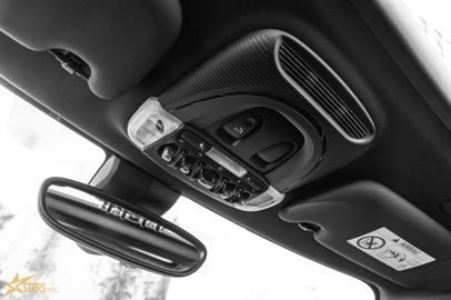 Car image 37