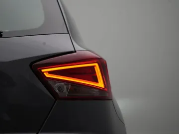 Car image 35