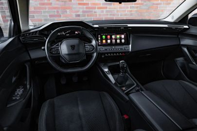 Car image 26