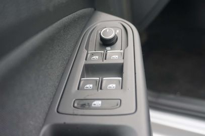 Car image 41