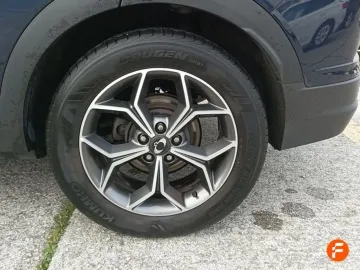 Car image 32