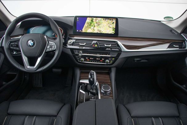 BMW 520i 135 kW image number 5