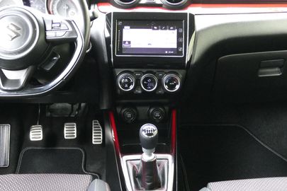 Car image 15