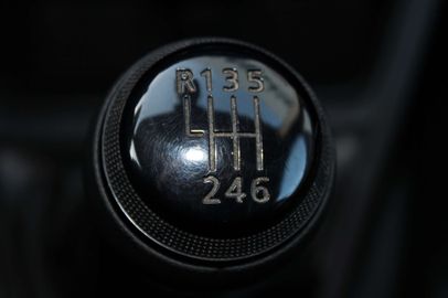 Car image 32