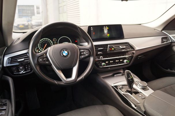 BMW 520i Touring 135 kW image number 8