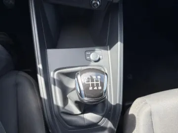 Car image 28