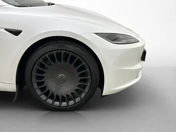 Car image 37