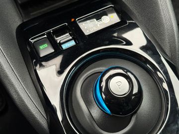 Car image 29