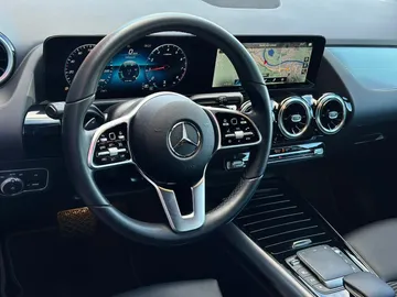 Car image 37
