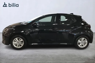 Car image 4