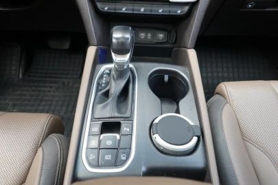 Car image 26