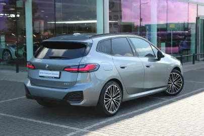 Car image 27