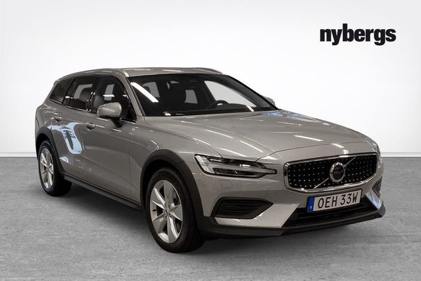 Volvo V60 Cross Country AWD B4 147 kW image number 3