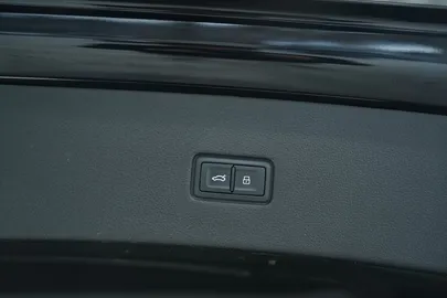 Car image 48