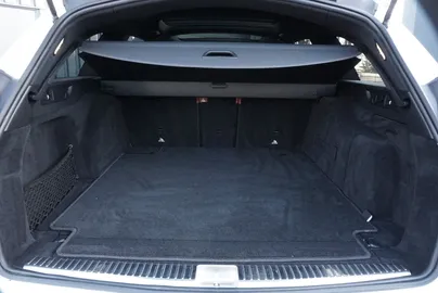 Car image 35