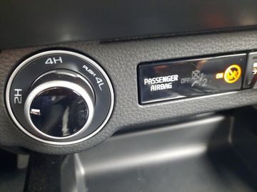 Car image 28