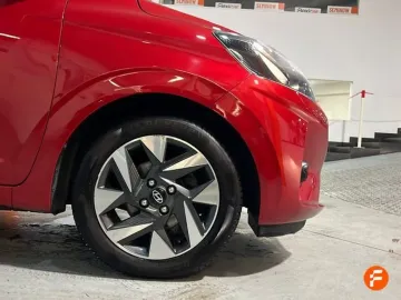 Car image 22