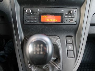 Car image 10