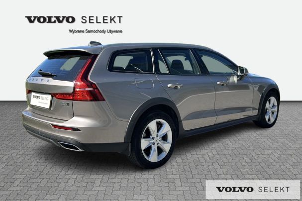 Volvo V60 Cross Country AWD 145 kW image number 6