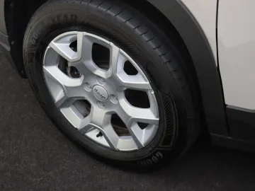 Car image 33