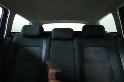 Car image 33