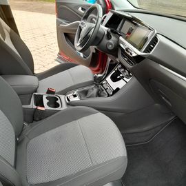 Car image 15