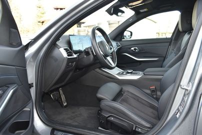 Car image 31