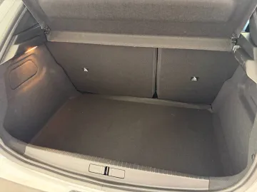 Car image 34