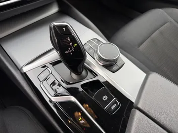 Car image 28