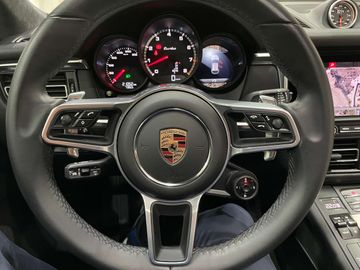 Car image 30