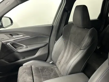 Car image 39