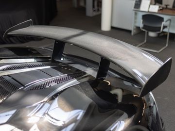 Car image 28