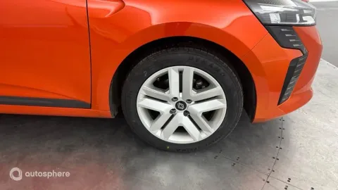 Car image 20