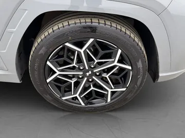 Car image 30