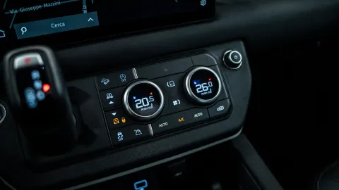 Car image 37