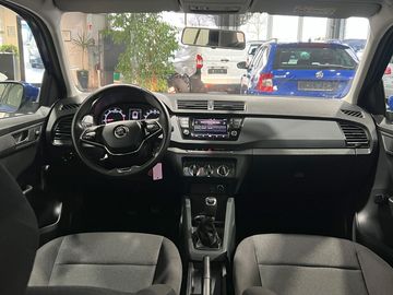 Car image 15