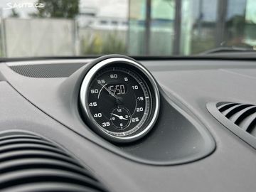 Car image 28