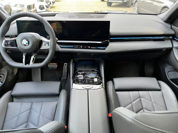 BMW 540d Touring xDrive 210 kW image number 18