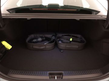 Car image 33