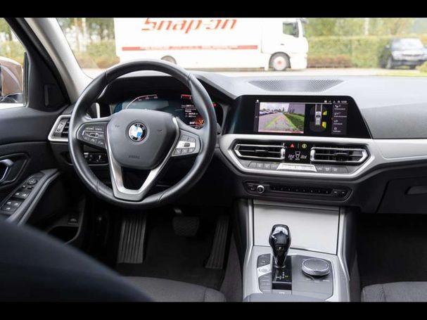 BMW 320i Touring 135 kW image number 6