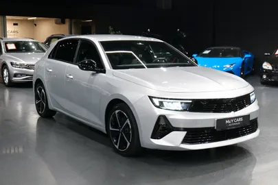 Car image 3