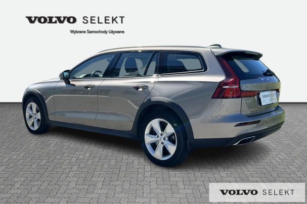 Volvo V60 Cross Country AWD 145 kW image number 3